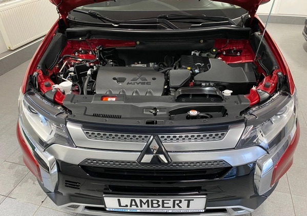 Mitsubishi Outlander cena 97900 przebieg: 19000, rok produkcji 2019 z Legnica małe 172